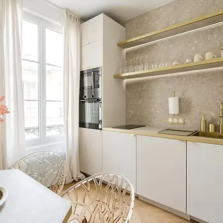 Aparthotel C4 - Eiffel Tower, In A Lively Neighborhood, 2p Paris