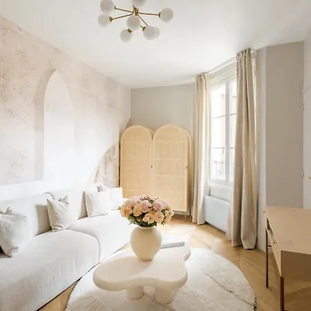 C4 - Eiffel Tower, In A Lively Neighborhood, 2p Lejlighedshotel *