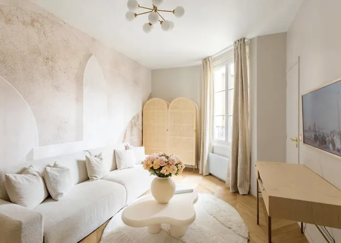 C4 - Eiffel Tower, In A Lively Neighborhood, 2p Lejlighedshotel *