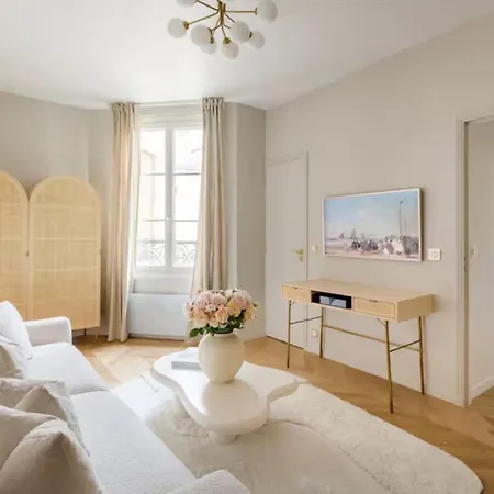 Aparthotel C4 - Eiffel Tower, In A Lively Neighborhood, 2p *